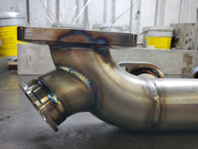 Load image into Gallery viewer, Z31 Relocation Manifold